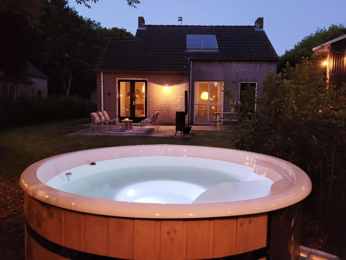 Bohemian Wellness Met Hottub & Sauna Ewijk Eksteriør bilde
